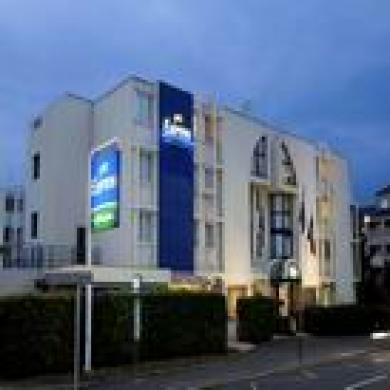 Express By Holiday Inn Tours Express By Holiday Inn Tours