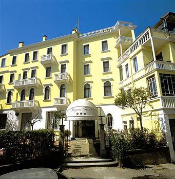 Exterior - Hotel Byron Exterior - Hotel Byron