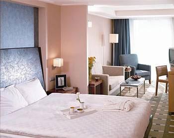 Housez Suites Housez Suites