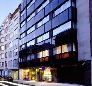 Exterior - Izan Avenue Louise Exterior - Izan Avenue Louise